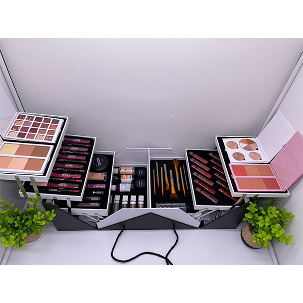 بوكس مجموعه من كارينا (1)