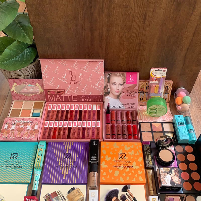 بوكس مكياج متكامل (1)